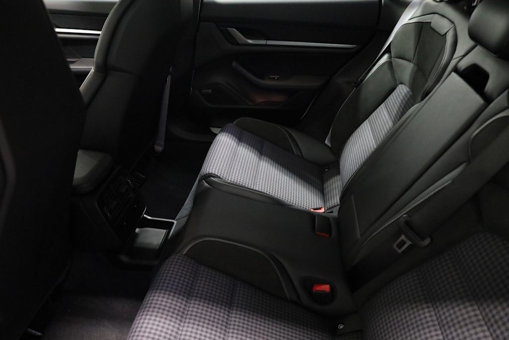 Thumbnail: 2025 Porsche Taycan - 12