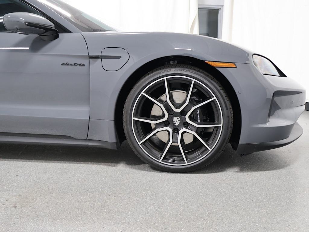 Thumbnail: 2026 Porsche Taycan - 7