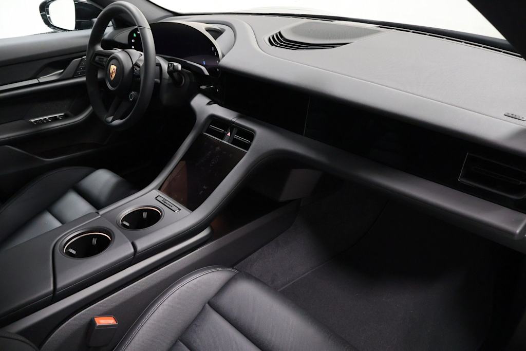 Thumbnail: 2026 Porsche Taycan - 7