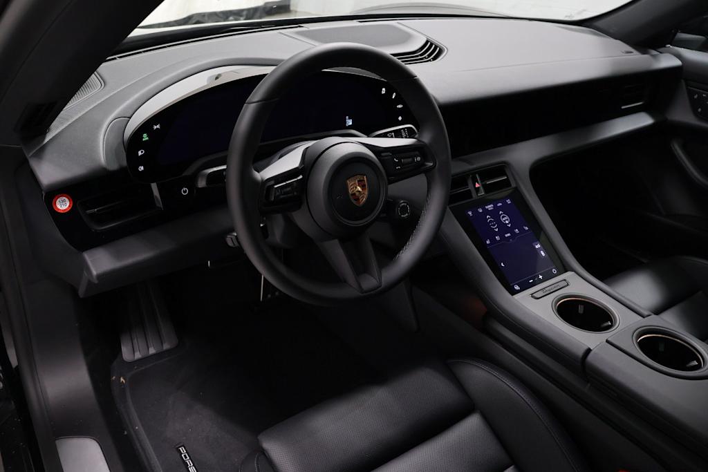 Thumbnail: 2026 Porsche Taycan - 2