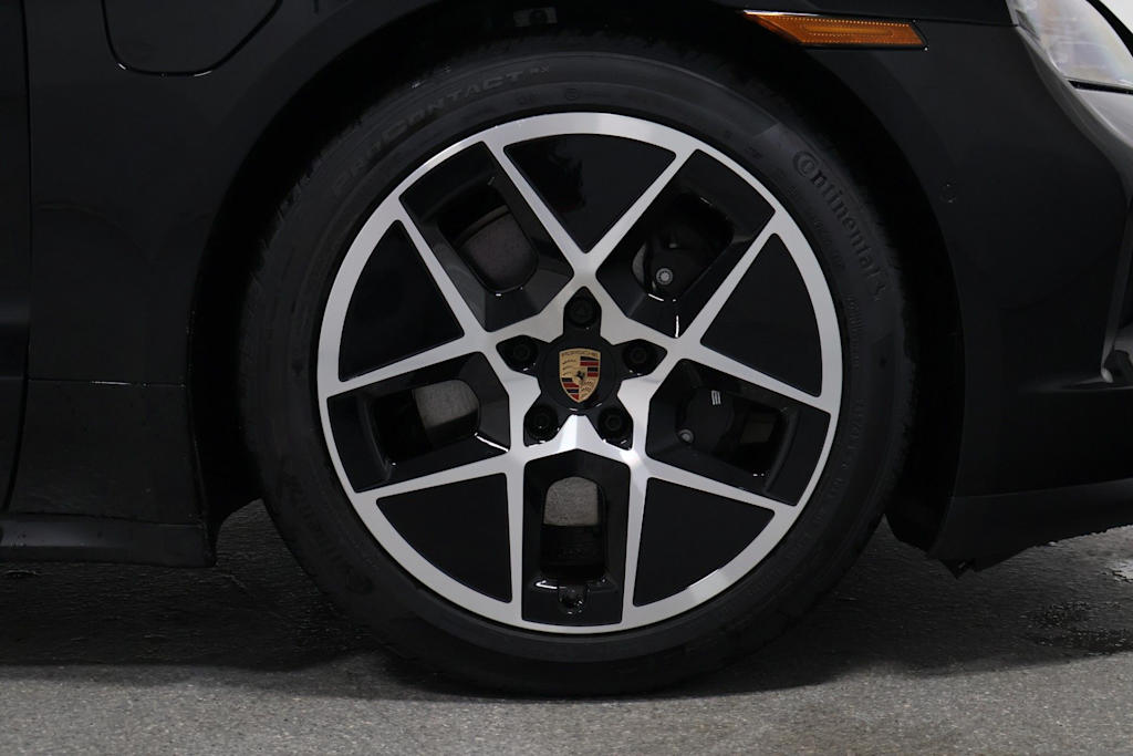 Thumbnail: 2026 Porsche Taycan - 22
