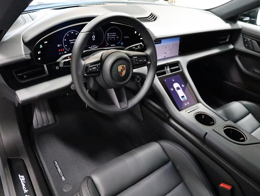 Thumbnail: 2026 Porsche Taycan - 2