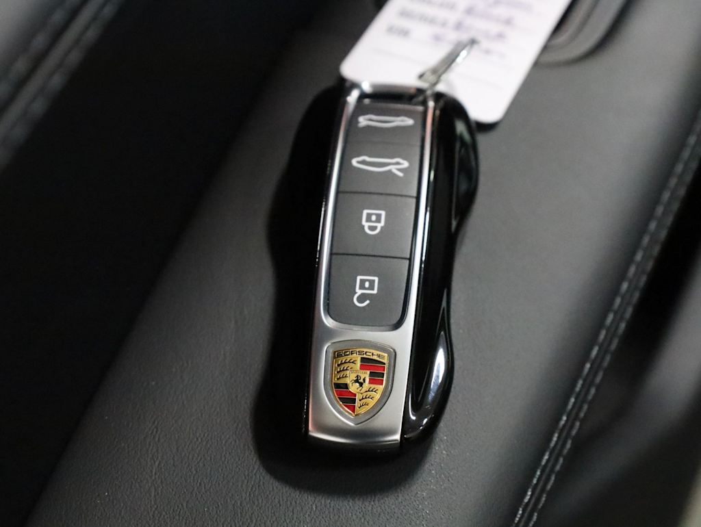 Thumbnail: 2026 Porsche Taycan - 16