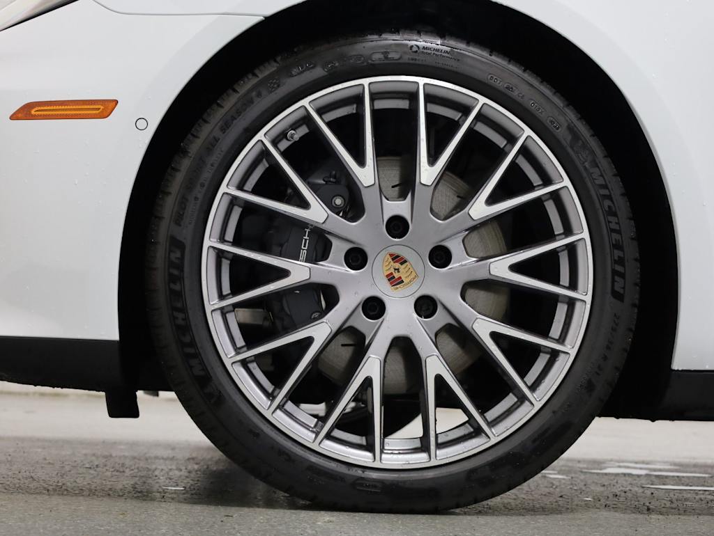 Thumbnail: 2026 Porsche Panamera - 41