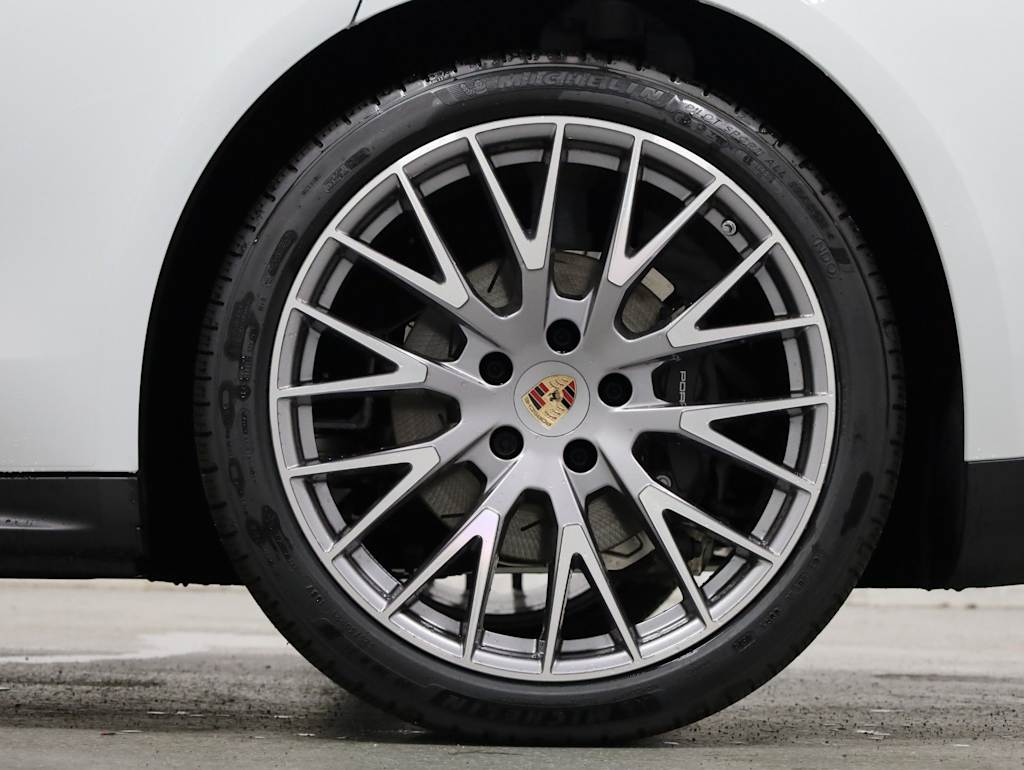 Thumbnail: 2026 Porsche Panamera - 40