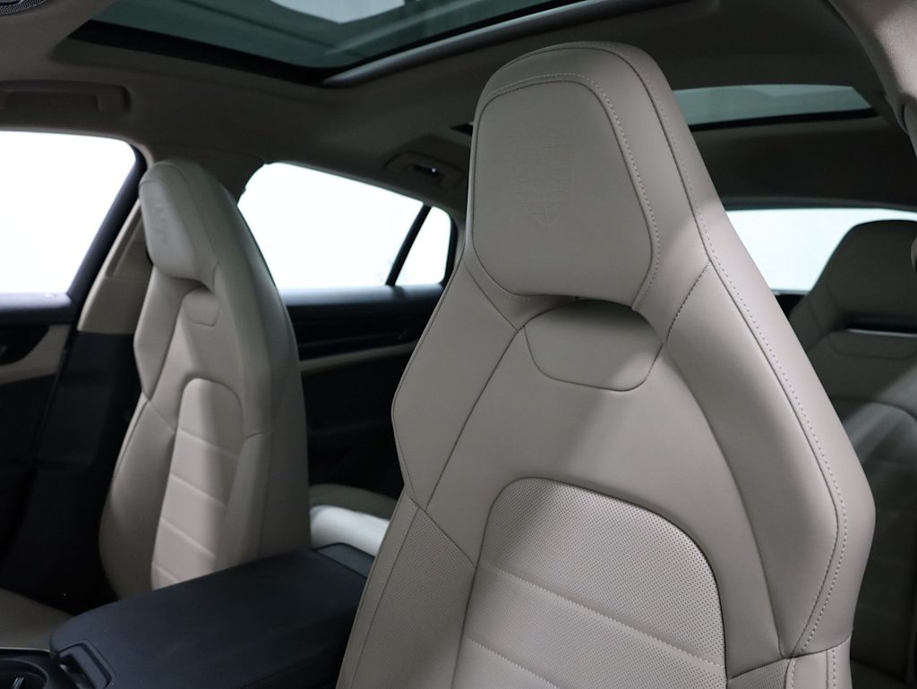 Thumbnail: 2026 Porsche Panamera - 12