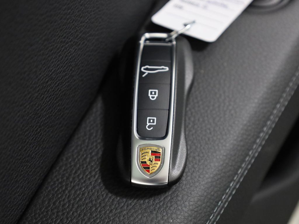 Thumbnail: 2026 Porsche Panamera - 42
