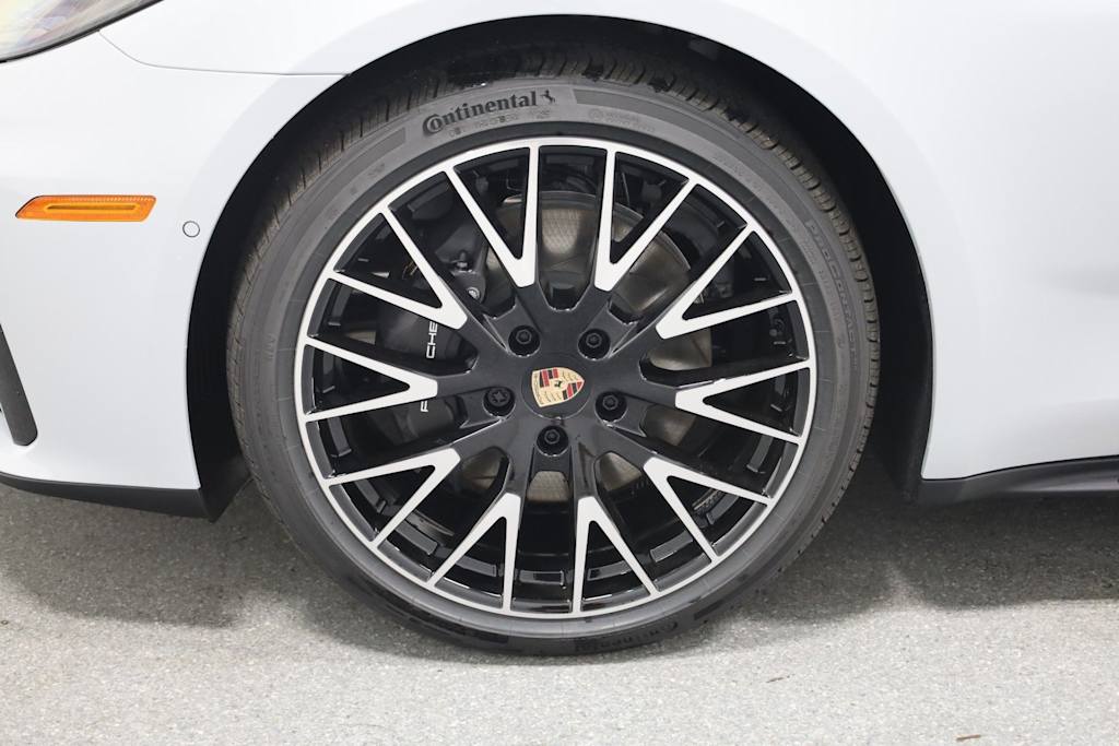 Thumbnail: 2025 Porsche Panamera - 41