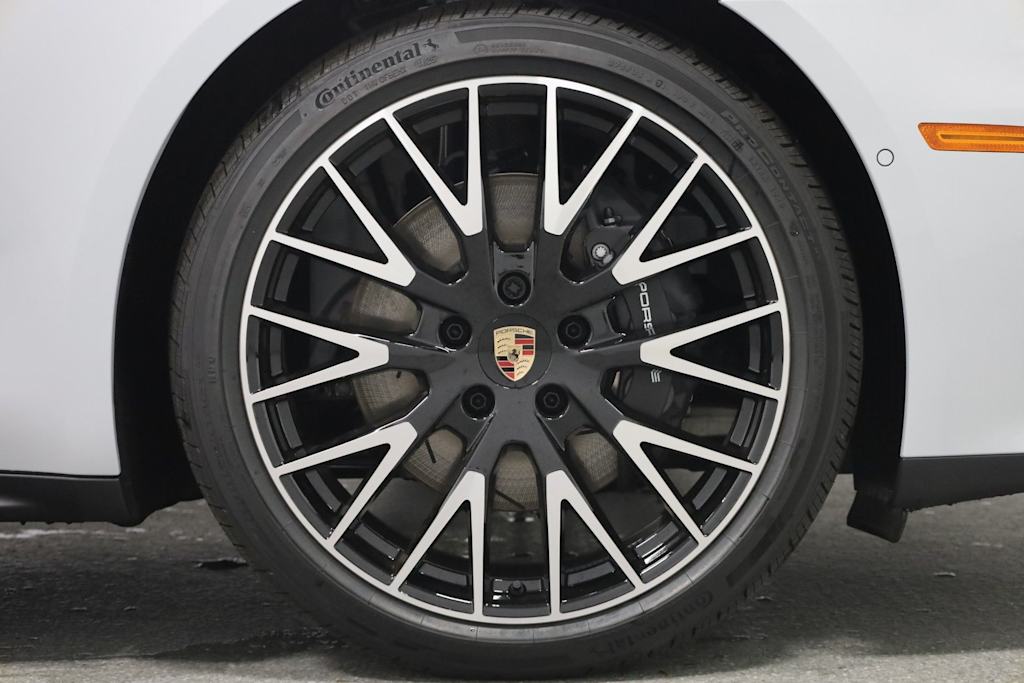 Thumbnail: 2025 Porsche Panamera - 24