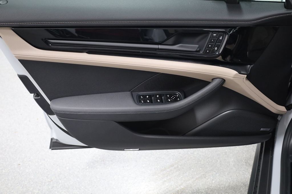 Thumbnail: 2025 Porsche Panamera - 26