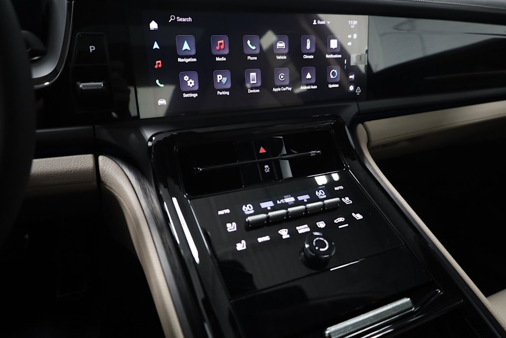 Thumbnail: 2025 Porsche Panamera - 36