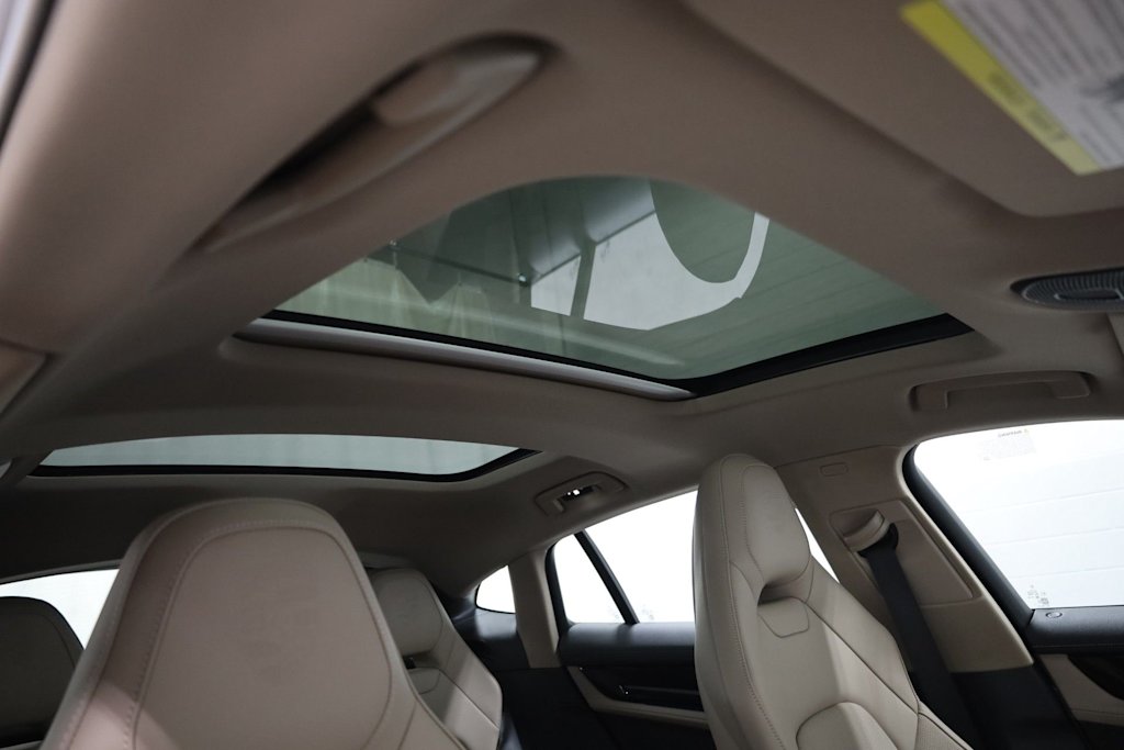 Thumbnail: 2025 Porsche Panamera - 28