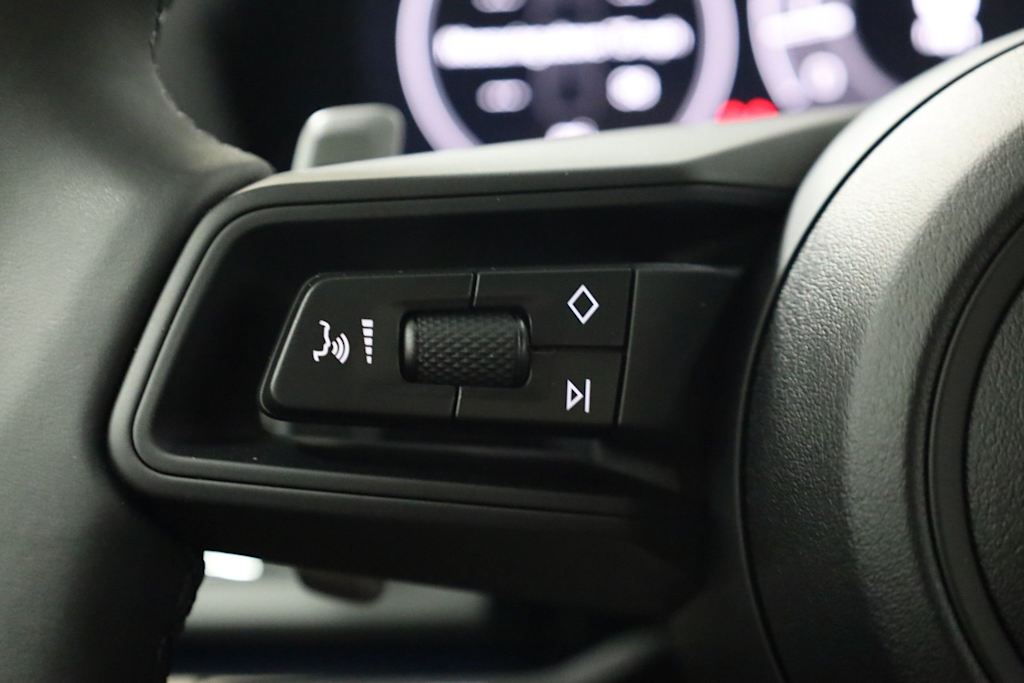 Thumbnail: 2025 Porsche Panamera - 31