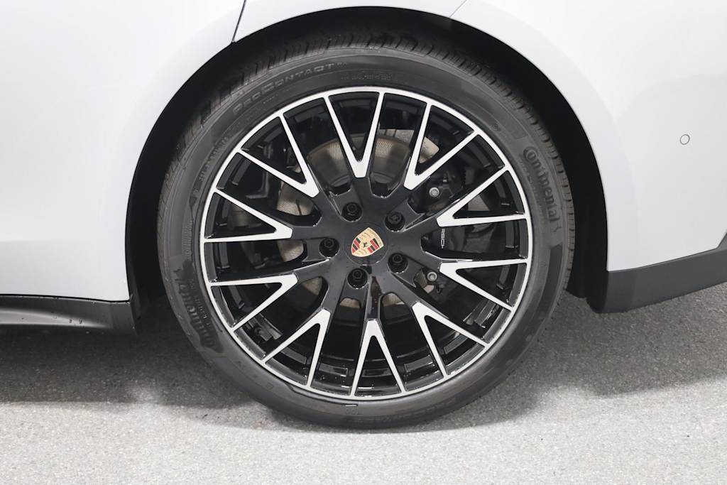 Thumbnail: 2025 Porsche Panamera - 40