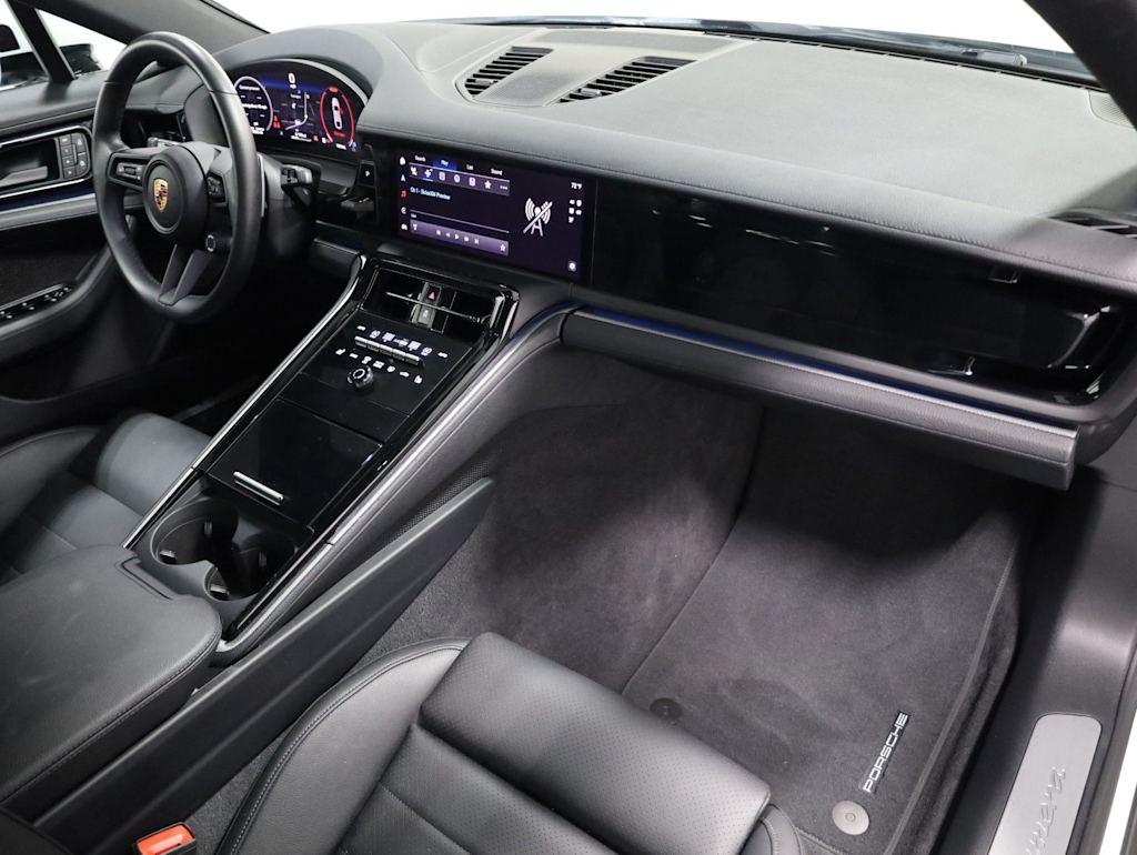 Thumbnail: 2024 Porsche Panamera - 8