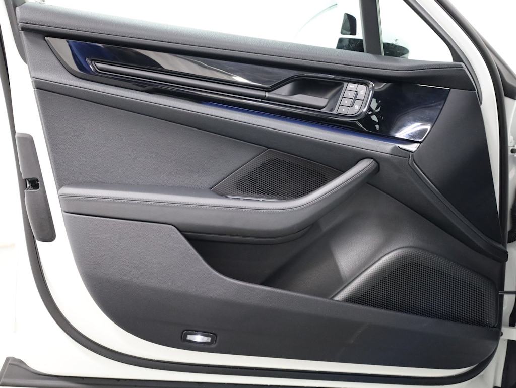 Thumbnail: 2024 Porsche Panamera - 24