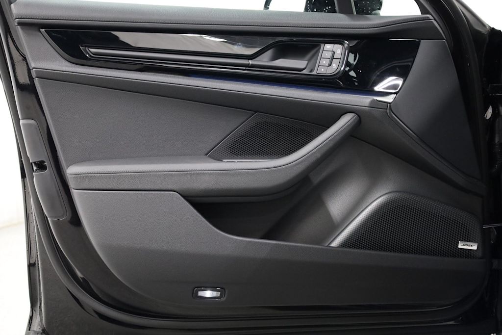 Thumbnail: 2026 Porsche Panamera - 26