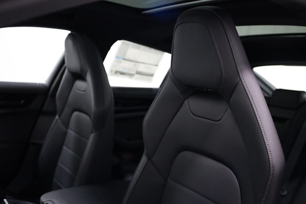 Thumbnail: 2026 Porsche Panamera - 10