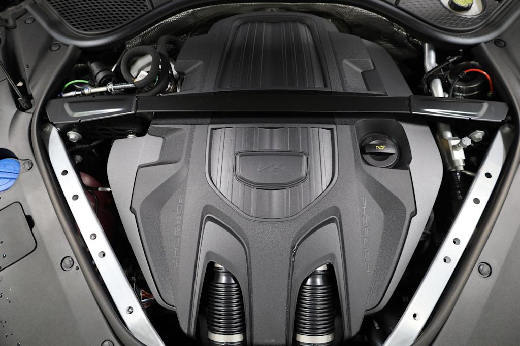 Thumbnail: 2026 Porsche Panamera - 7