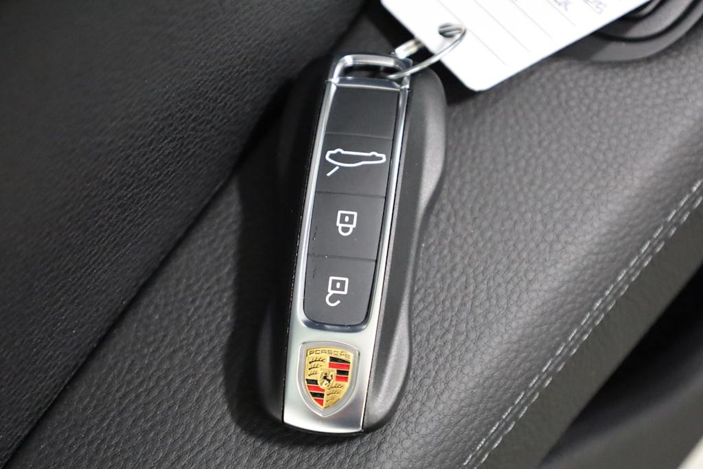 Thumbnail: 2026 Porsche Panamera - 44