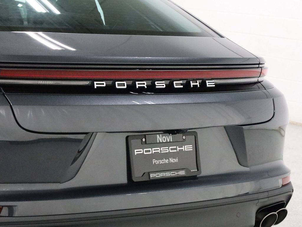 Thumbnail: 2026 Porsche Panamera - 15