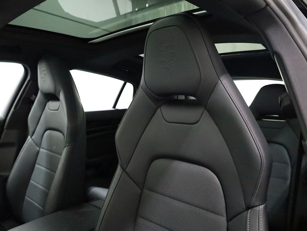 Thumbnail: 2026 Porsche Panamera - 11