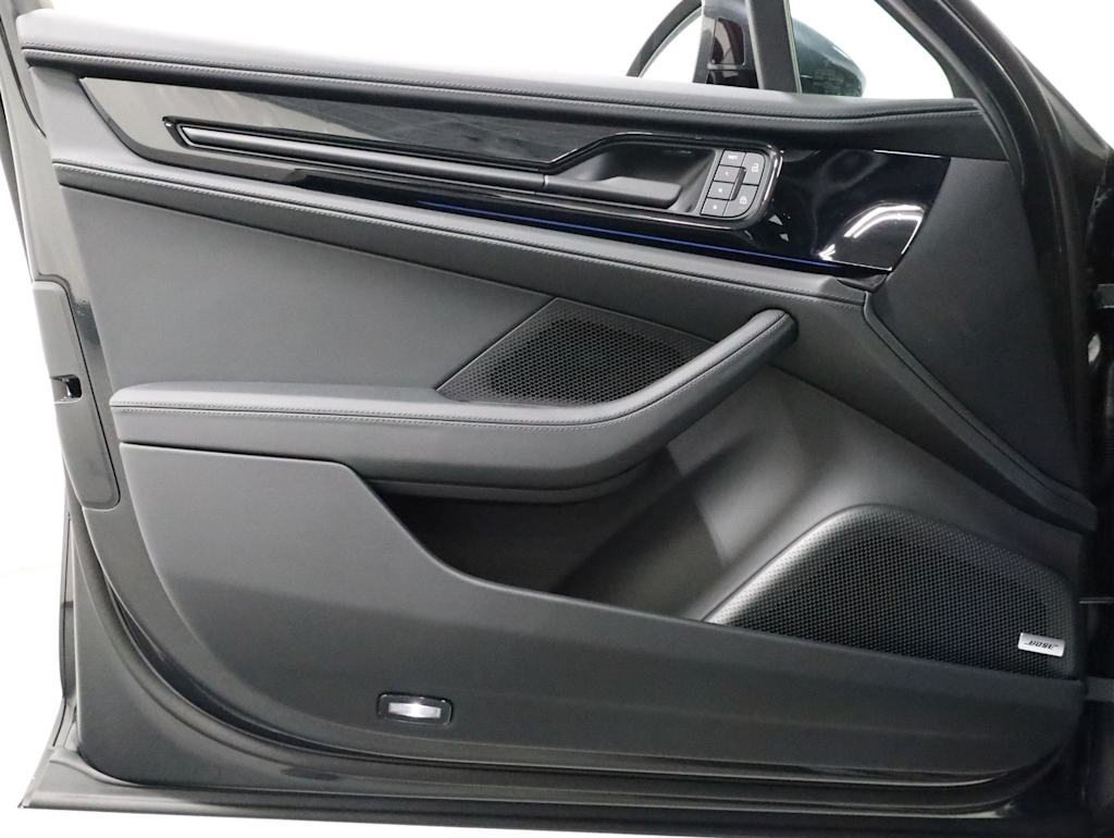 Thumbnail: 2026 Porsche Panamera - 25