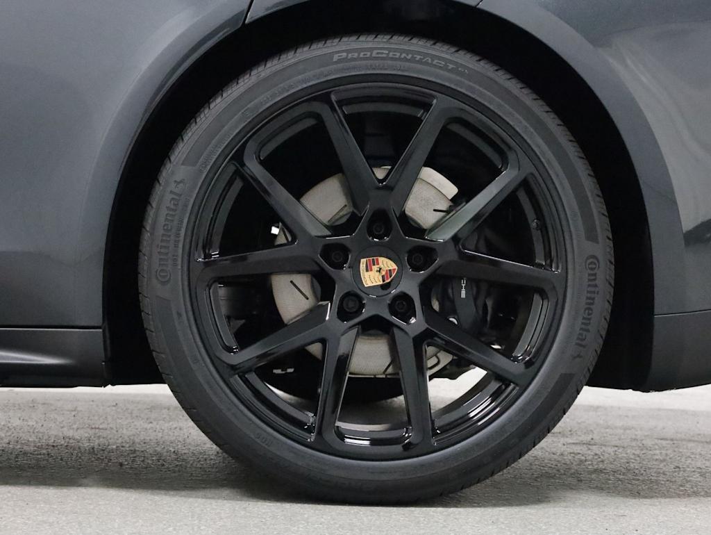 Thumbnail: 2026 Porsche Panamera - 41