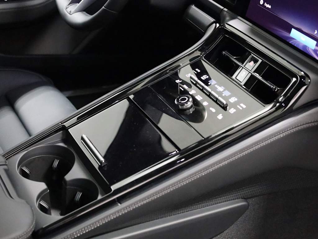 Thumbnail: 2026 Porsche Panamera - 29