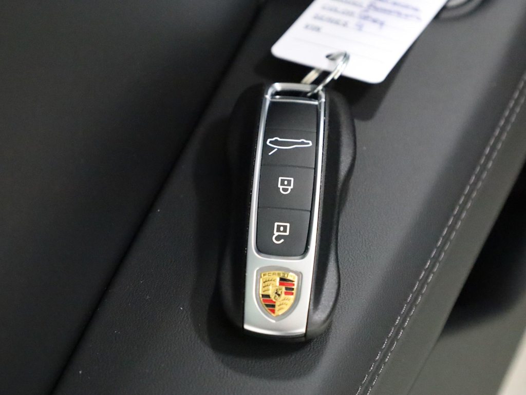 Thumbnail: 2026 Porsche Panamera - 43