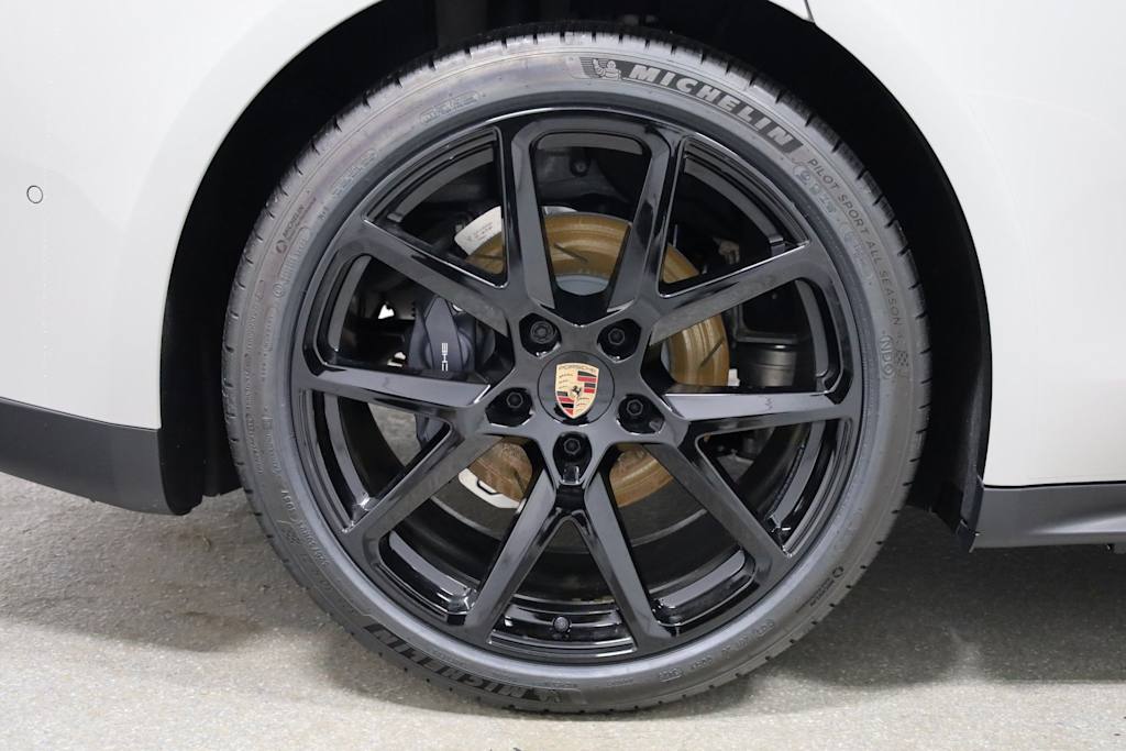 Thumbnail: 2026 Porsche Panamera - 41