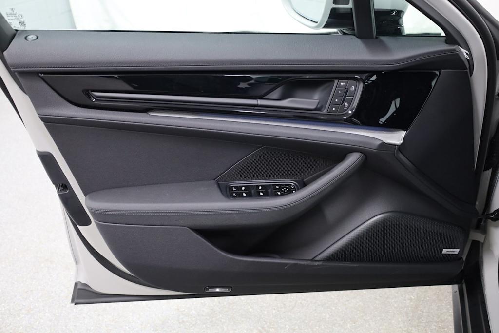 Thumbnail: 2026 Porsche Panamera - 27