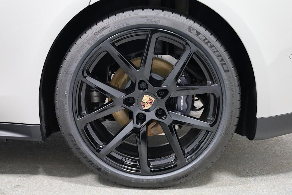 Thumbnail: 2026 Porsche Panamera - 42