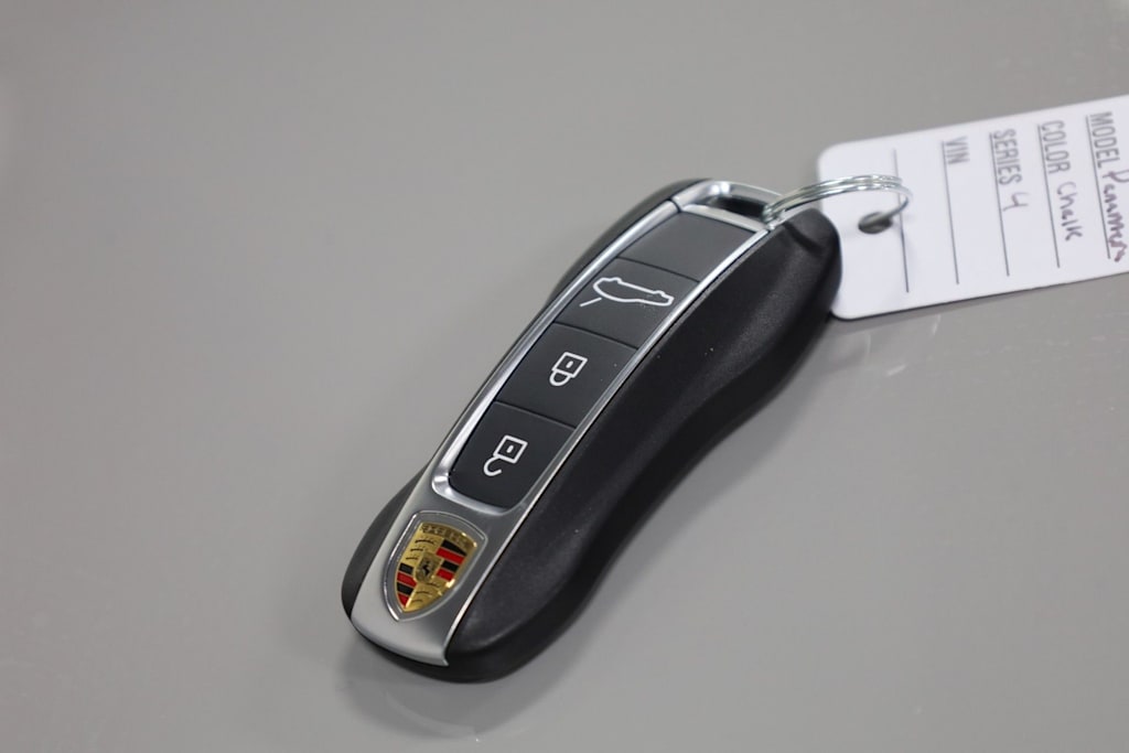 Thumbnail: 2026 Porsche Panamera - 19