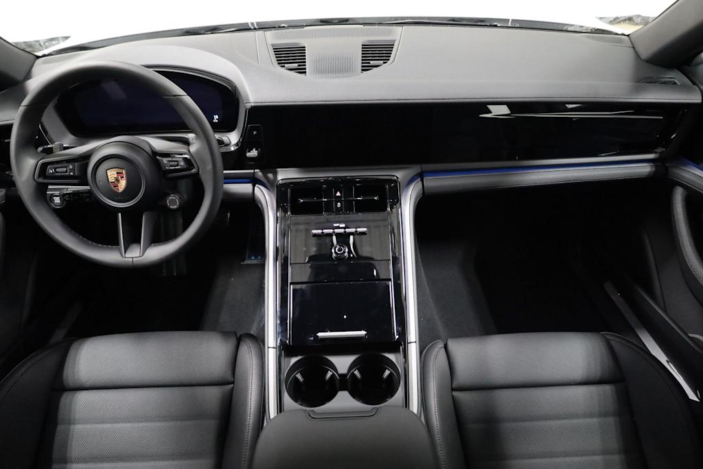Thumbnail: 2026 Porsche Panamera - 15