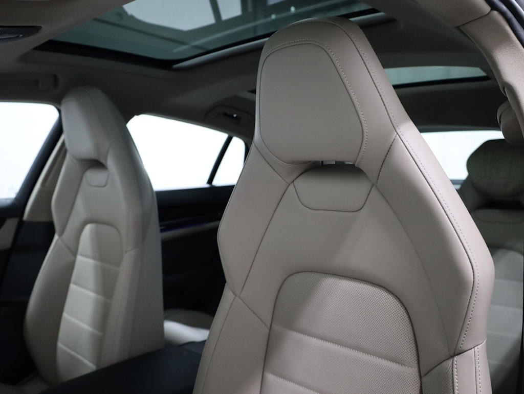 Thumbnail: 2026 Porsche Panamera - 12