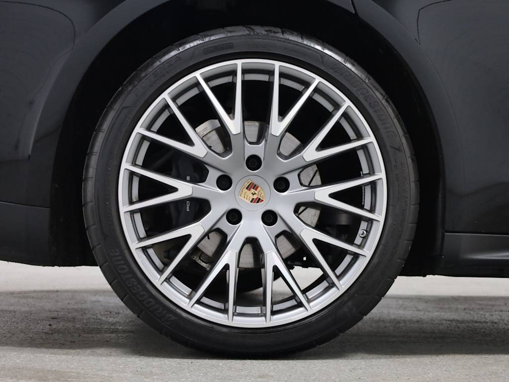 Thumbnail: 2026 Porsche Panamera - 41