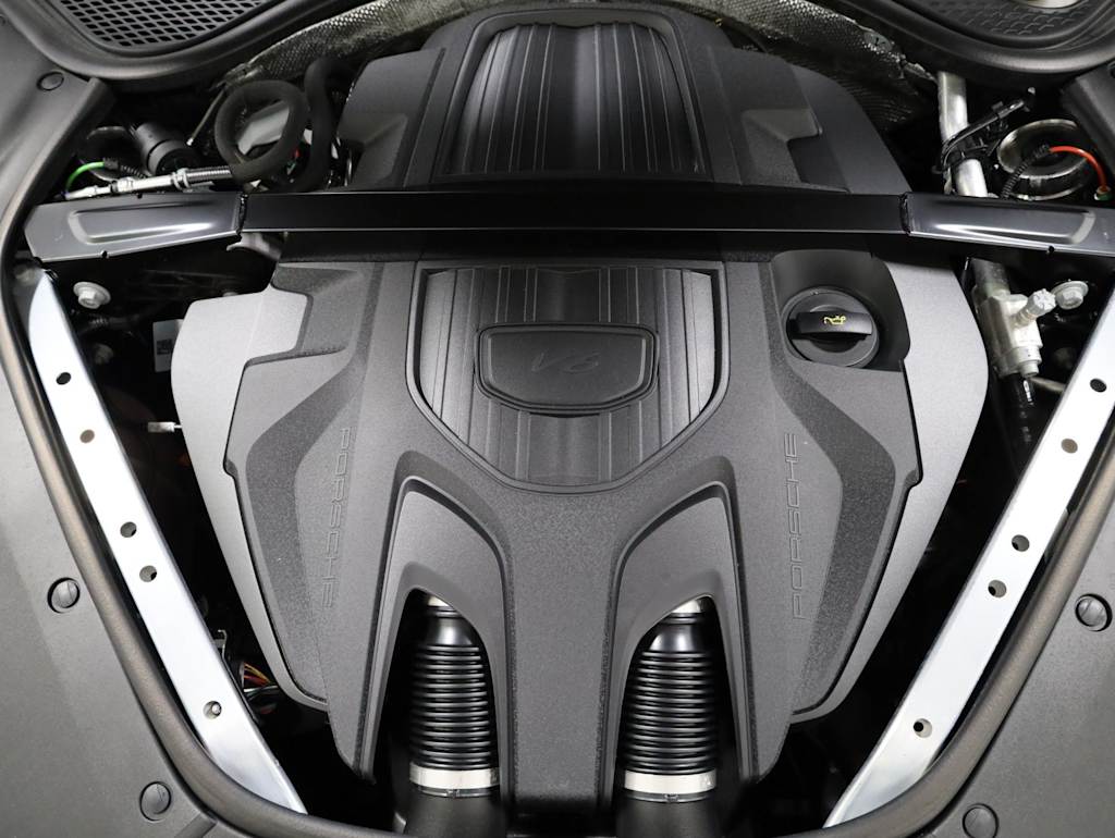 Thumbnail: 2026 Porsche Panamera - 9