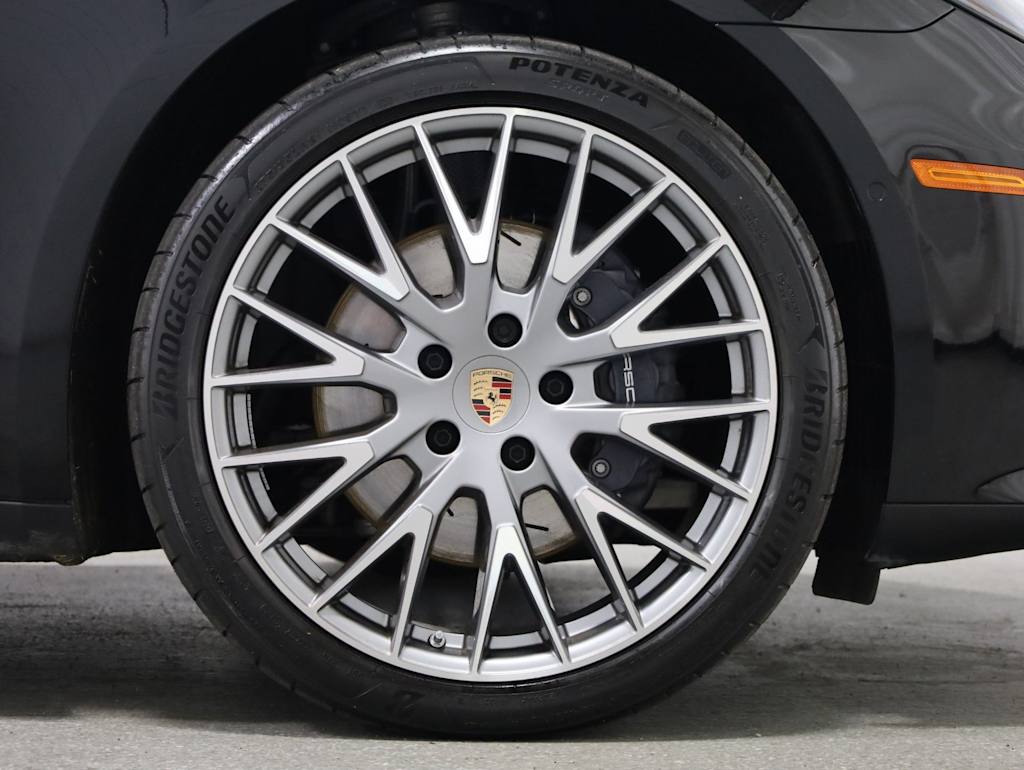 Thumbnail: 2026 Porsche Panamera - 25