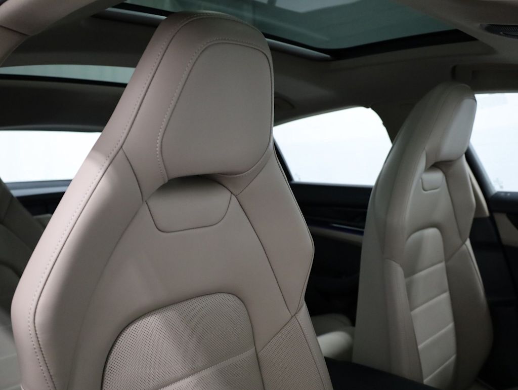 Thumbnail: 2026 Porsche Panamera - 32
