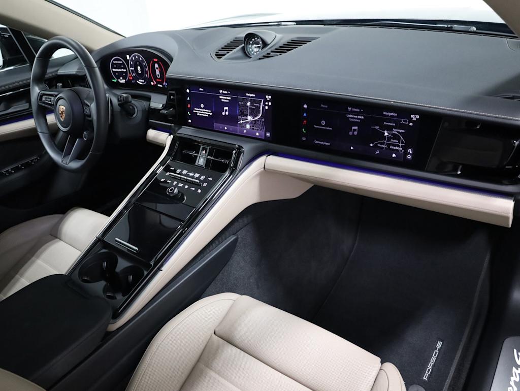 Thumbnail: 2026 Porsche Panamera - 10