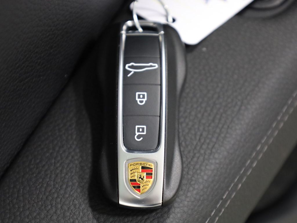 Thumbnail: 2026 Porsche Panamera - 20