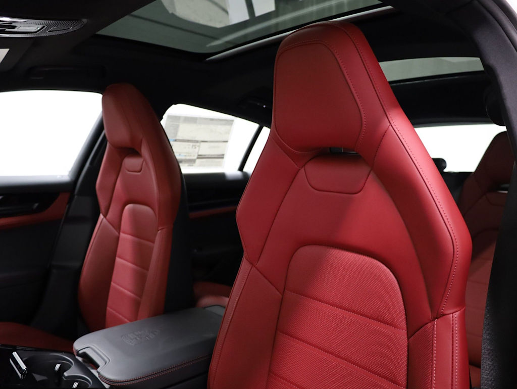 Thumbnail: 2026 Porsche Panamera - 11