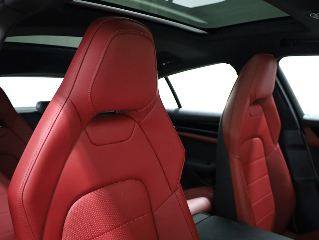 Thumbnail: 2026 Porsche Panamera - 30