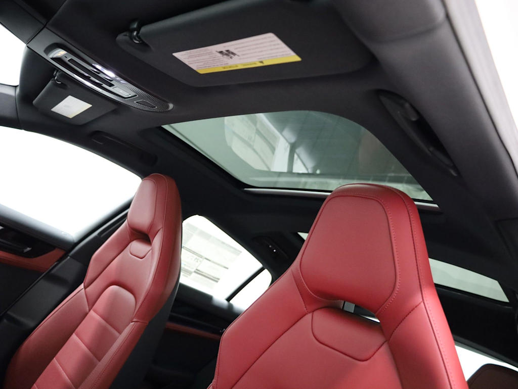 Thumbnail: 2026 Porsche Panamera - 28