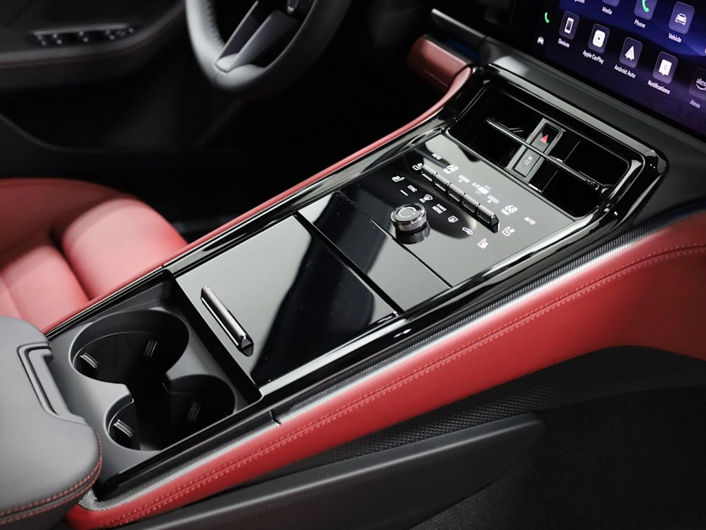 Thumbnail: 2026 Porsche Panamera - 29