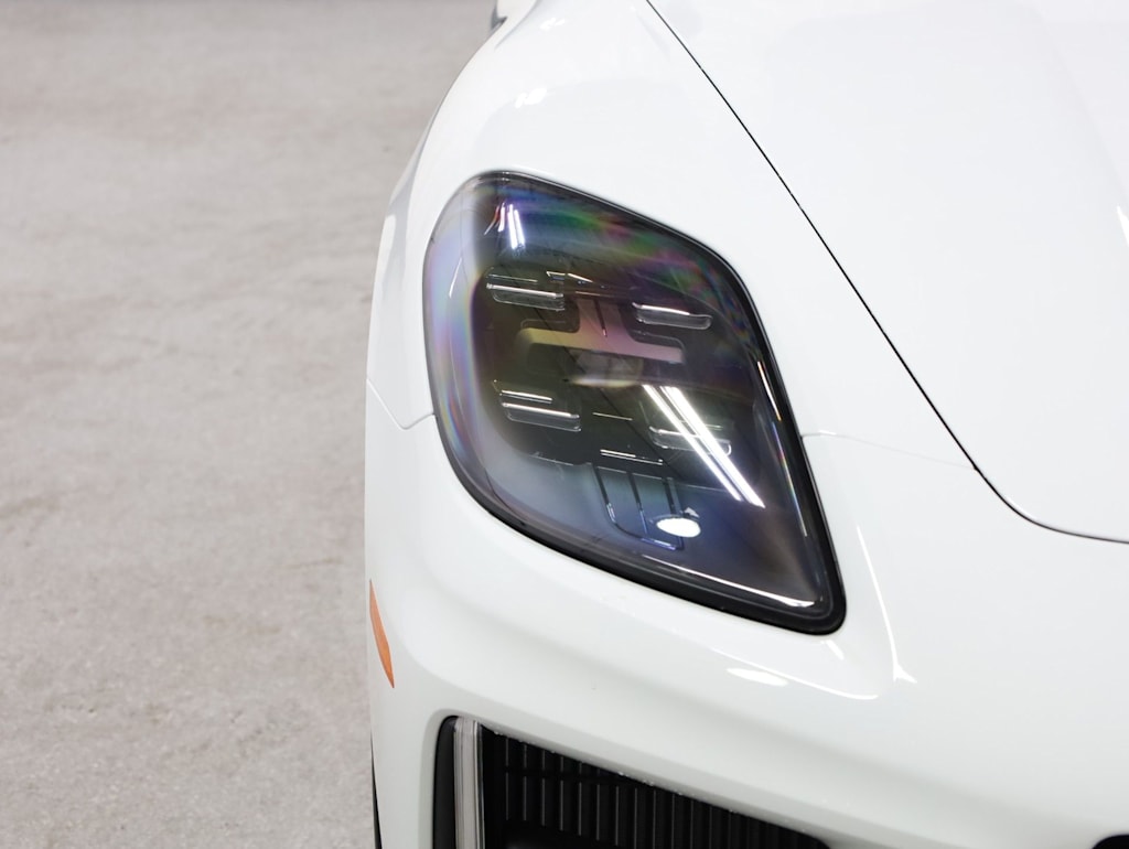 Thumbnail: 2026 Porsche Panamera - 25