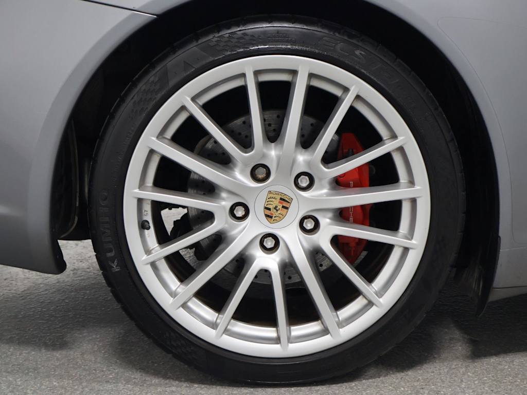 Thumbnail: 2005 Porsche 911 - 35