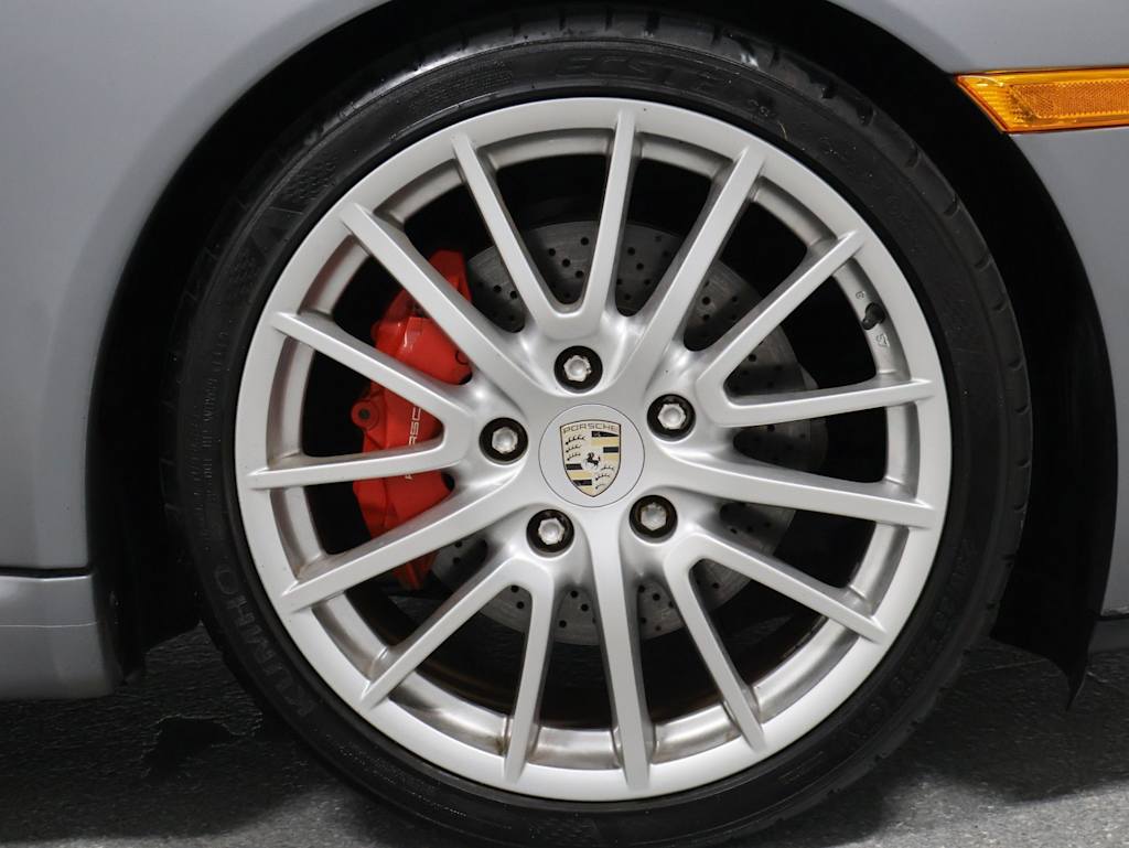 Thumbnail: 2005 Porsche 911 - 23