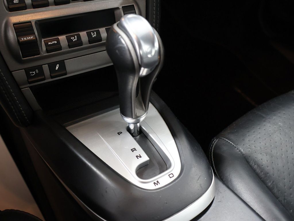 Thumbnail: 2005 Porsche 911 - 16